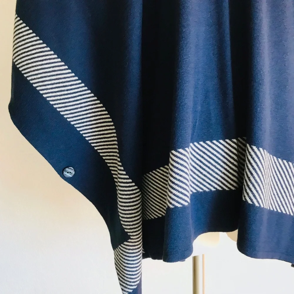 CAbi Reversible Navy/Tan Wrap Sweater Shawl Poncho Open Front Button Sides LNWOT - Picture 8 of 14